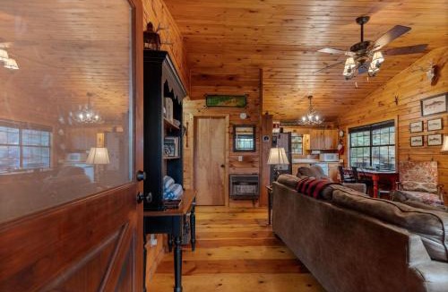 Ellijay Villa | Deer Crossing - Mountain Views Hot Tub More