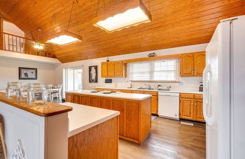 Dayton House | 'Deer Lake Lodge' on 700 Wooded Acres in Dayton!