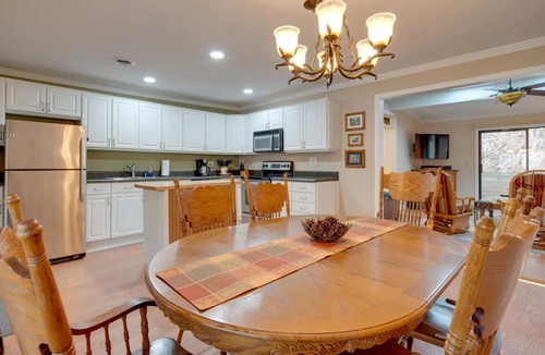 Lake Lure Cabin | Deer Meadow Cabin ~Lake Lure~ Breathe in Fresh Mountain Air - Pet Friendly