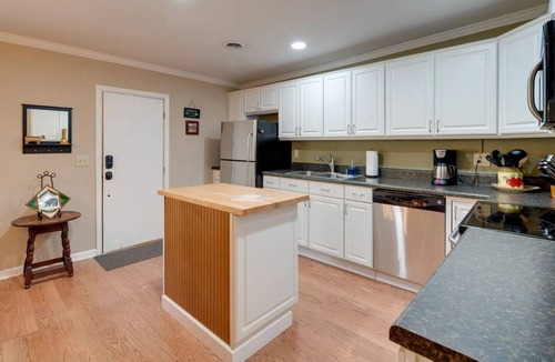 Lake Lure Cabin | Deer Meadow Cabin ~Lake Lure~ Breathe in Fresh Mountain Air - Pet Friendly