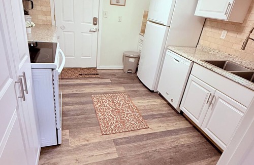 Acworth Apartment | Delightful 1-bedroom Basement apartment with outdoor Jacuzzi