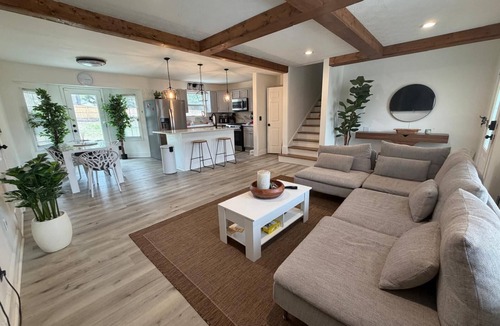 Buford House | Delightful 3-bedroom house with AC in charming Buford