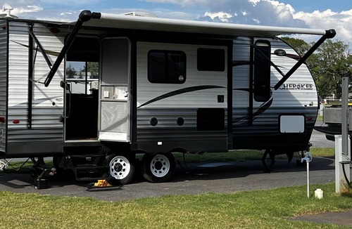 Pendleton House | Delightful RV placed at any local Campground