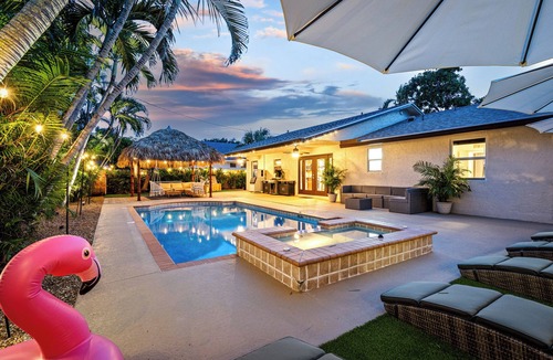 Tropic Palms House | Delray Family Retreat - Heated Pool - Hot Tub - Sauna - Cold Plunge - Games Room
