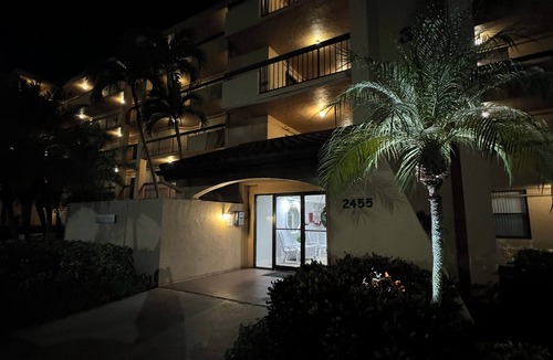 Delray Beach Condo | Delray Racquet Club, Modern Updated Condo! 2-Bedroom, 2 Bath 2 miles to beach