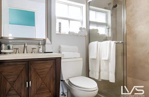 Harbor Beach House | DelSole- Waterfront BeachHome,HeatedPool,Wlk2Beach