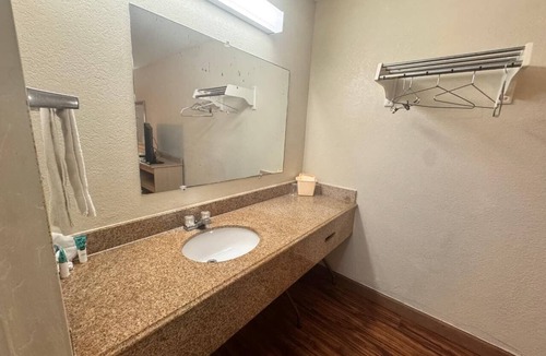West Helena Hotel | Delta Inn West Helena US 49 AR