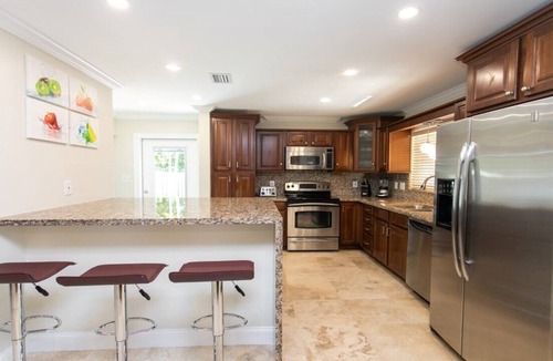 Dania Beach House | Deluxe 5BR/3BA Home near Beach & Casino Heated Pool