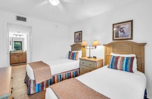 Park Shore House | Deluxe Condo with Lake Views