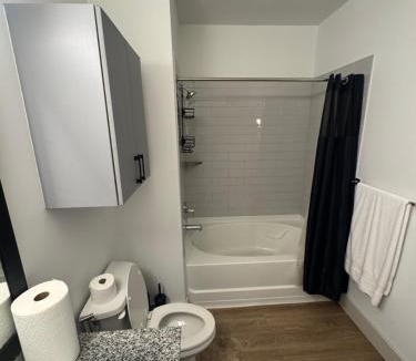 Chosewood Park Apartment | Deluxe Escape 5- Comfort Away From Home