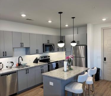 Chosewood Park Apartment | Deluxe Escape 5- Comfort Away From Home