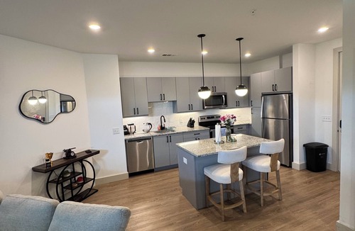 Chosewood Park Apartment | Deluxe Escape 5- Comfort Away From Home