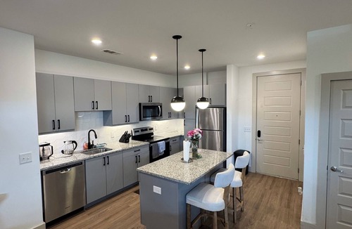 Chosewood Park Apartment | Deluxe Escape 5- Comfort Away From Home