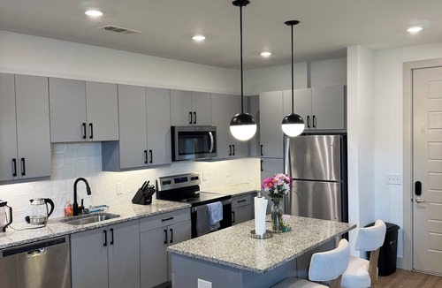 Chosewood Park Apartment | Deluxe Escape 5- Comfort Away From Home