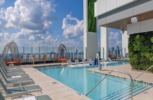 Downtown Atlanta Condo | Deluxe Studio Unit -Fulfill Your Big City Dreams!
