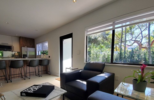 Buena Vista House | Design District House by Midtown & Wynwood, 10min to Miami Beach, 5min to MIA