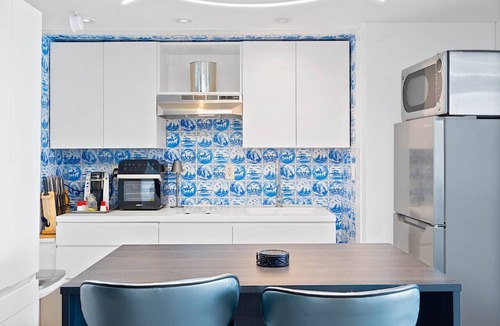 West Avenue Condo | Design Studio Miami Beach With stunning Bay View Balcony