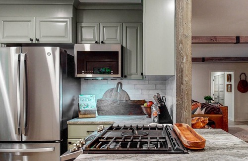 Highlands House | Designer Cabin in Highlands, NC – Luxe Outdoor Living - Pet-Friendly Retreat