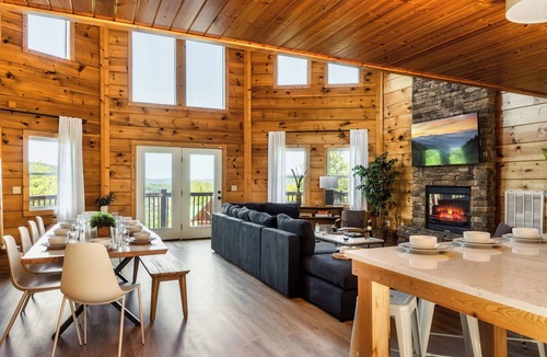 Wears Valley Cabin | Designer Lodge/Stunning Views/Heated Pool/Spa/Firepit/Games
