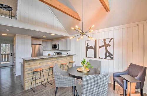 Salem Condo | Designer Retreat w/Pool, Golf + Beach Access!