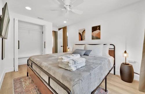Parker Ridge Apartment | Designer spot - No Extra Fees - Palm Wave Says