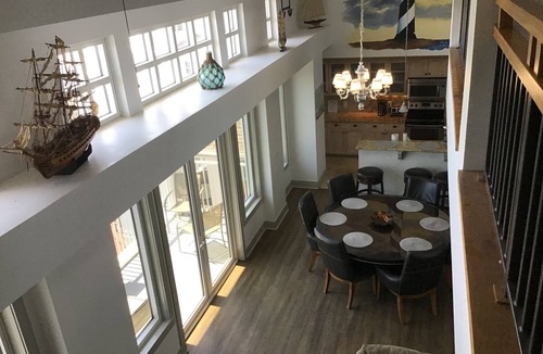 Baytowne Wharf Condo | Destin Penthouse three story condo located inside the village of baytown