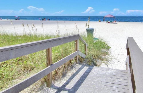 Treasure Island Hotel | Detlow's Treasured Cottages 2