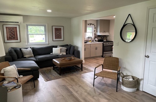 Wallkill House | Detox & Hike: Waterfront Oasis with Infrared Sauna & Shawangunk Mountains