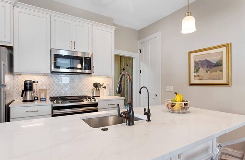 French Quarter Apartment | Dianna Browns Place | Historic District