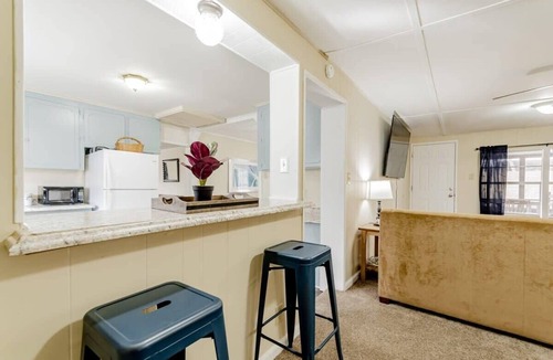 West Columbia House | Dine Outside! Patio & Grill - Adorable on Taylor