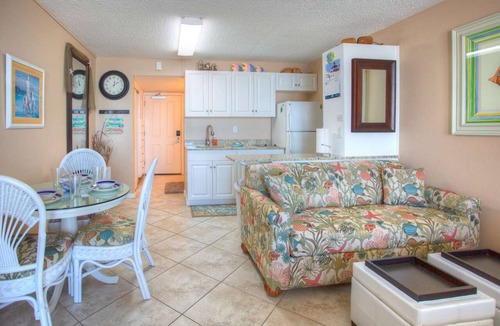 Treasure Island Condo | Direct Beach Views. Private Beachfront Balcony. Heated Pool and On-Site Tiki Bar! Tickets to Fun!