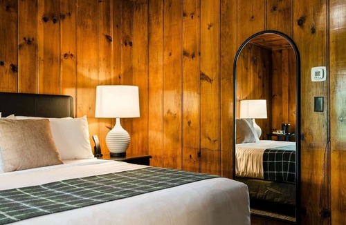 Waynesville Hotel | Direct Golf Access | Pool, Fitness Center & Dining