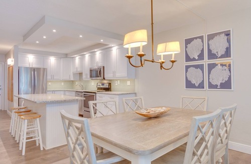 Sanibel Condo | Direct Gulf Front ! Completely Renovated Modern 2 Bedroom !