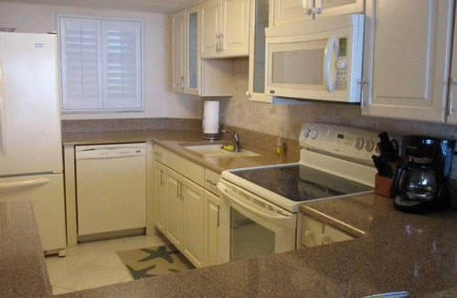 Daytona Beach Shores Condo | DIRECT OCEANFRONT 2B/2B ON THE NO DRIVE BEACH GATED GARAGE