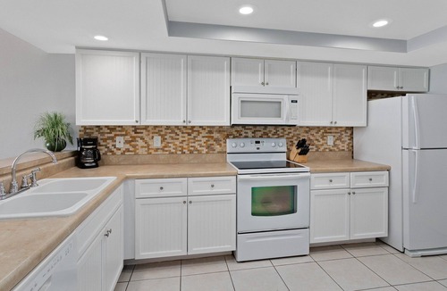 Seacoast Shores Condo | Direct Ocean View Condo w/Extra Large Balcony & Heated Pool