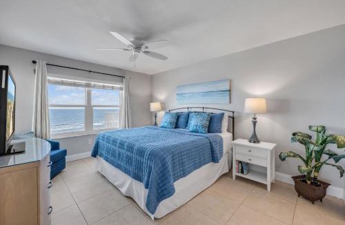 Seawinds Condo Apartment | Direct oceanfront penthouse 2/2 with gorgeous corner condo views, a heated pool, and garage