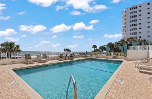 Seawinds Condo Apartment | Direct oceanfront penthouse 2/2 with gorgeous corner condo views, a heated pool, and garage