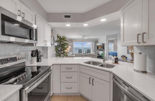 Seawinds Condo Apartment | Direct oceanfront penthouse 2/2 with gorgeous corner condo views, a heated pool, and garage