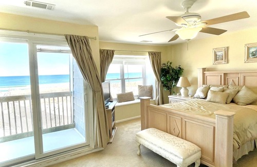 Mantoloking House | DIRECT OCEANFRONT TOWNHOUSE ON PRIVATE BEACH -MANTOLOKING