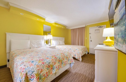 Myrtle Beach Resort | Direct oceanfront, separate bedroom, full kitchen - rates lower than last year !