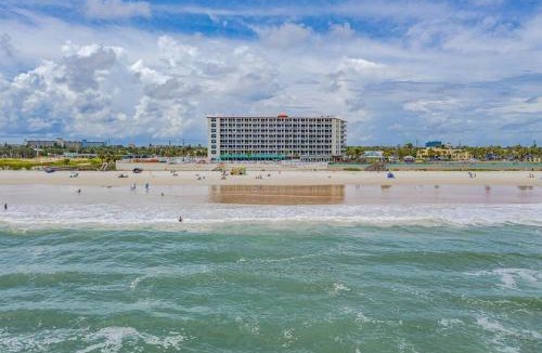 Lenox Park Apartment | Direct oceanfront view 8th floor, king size bed, largest pool in Daytona Beach !