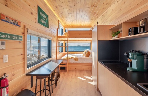 Mary Esther Cabin | Direct Waterfront Cabin Sunset Views 2