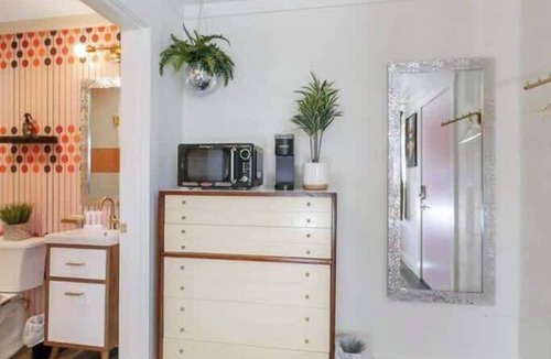 Trenton Hotel | Disco Inferno Retro Suite Near Chattanooga