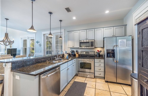 Laurel Grove House | DISCOUNTED! LAKE FRONT~Golf Cart, FREE Activities, HEATED Pool* & HotTub, Gym