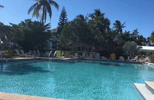 Jupiter Bay Condo | Discover your Slice of Sunshine in JUPITER BAY!