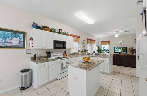 Cumbrian Lakes House | Disney 10-Min: Pool, Hot Tub, Roof Deck, Water View