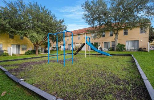 Crestwynd Bay House | Disney-area 4br Retreat Relax & Swim By The Pool