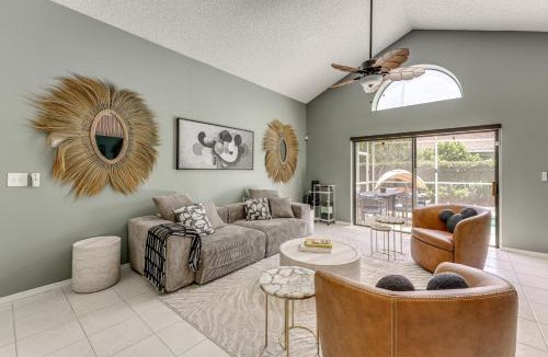 Buena Ventura Lakes House | Disney Getaway with Private Hot Tub 14 Mi to Parks