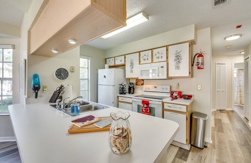 Royal Palm Bay Condo | Disney-Themed Condo w/Pool Access in Kissimmee!