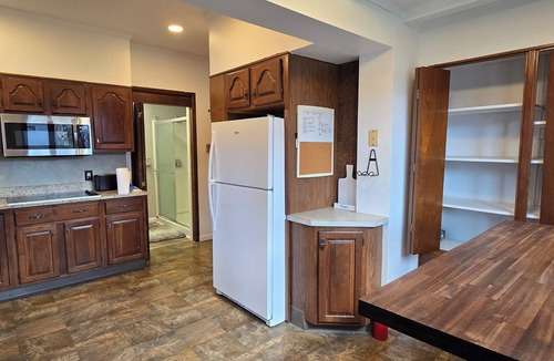Scranton House | Distinguished Home, High Ceiling, Modern with Historic Charm, Great Neighborhood